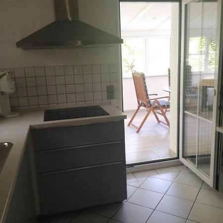 Ferienwohnung am Bodensee Wintergarten und Garten mit Grillhaus Uhldingen-Mühlhofen Exterior foto