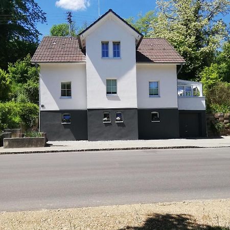 Ferienwohnung am Bodensee Wintergarten und Garten mit Grillhaus Uhldingen-Mühlhofen Exterior foto